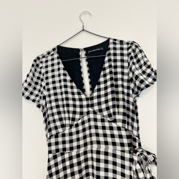 Abercrombie & Fitch Woman’s Plaid Gingham Dress - Picture 6 of 14